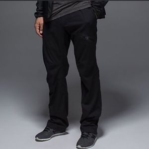 SOLD: Lululemon MEN’S Seawall track pant